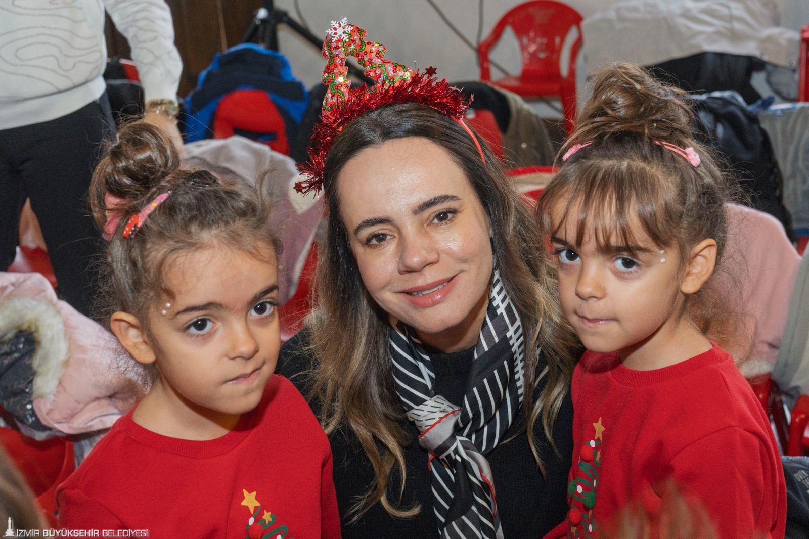 Yuvamız İzmirli çocuklara yeni yıl sürprizi